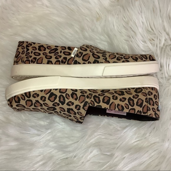 NWOB Toms Alpargata Leopard Canvas Slip-Ons Sz-7 - Picture 3 of 7